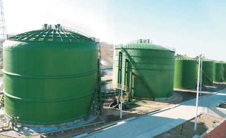 Large composite storage tanks