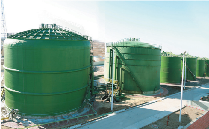 Large composite storage tanks